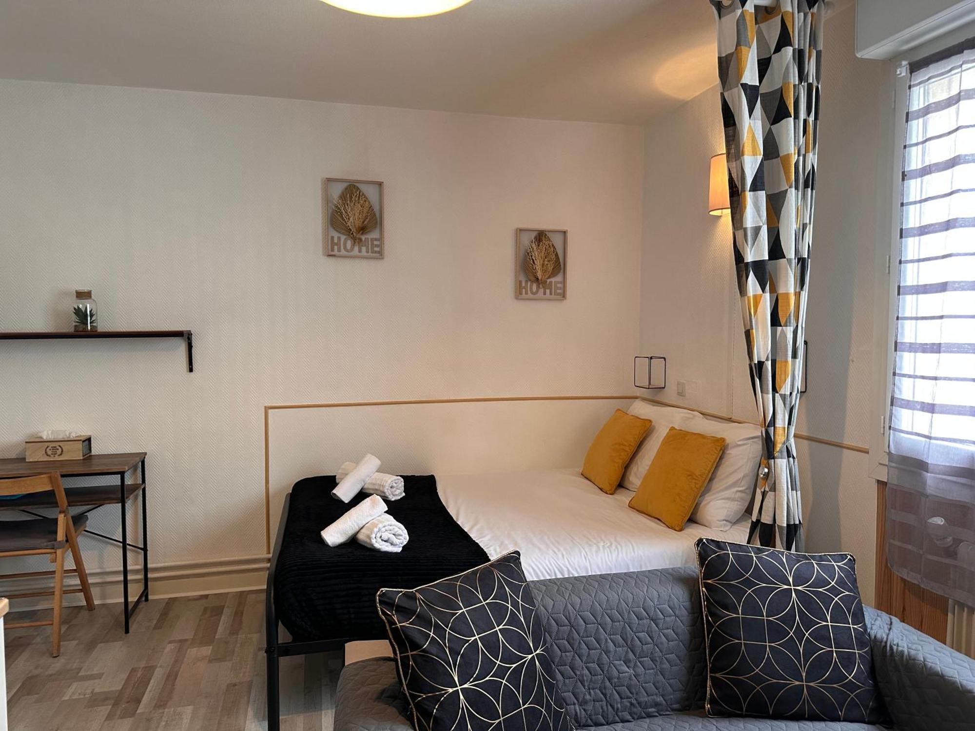 Orleans Centre Proche Gare - Appartement Fonctionnel Residence Calme Parking Prive Gratuit - Le Central Elegance Esterno foto
