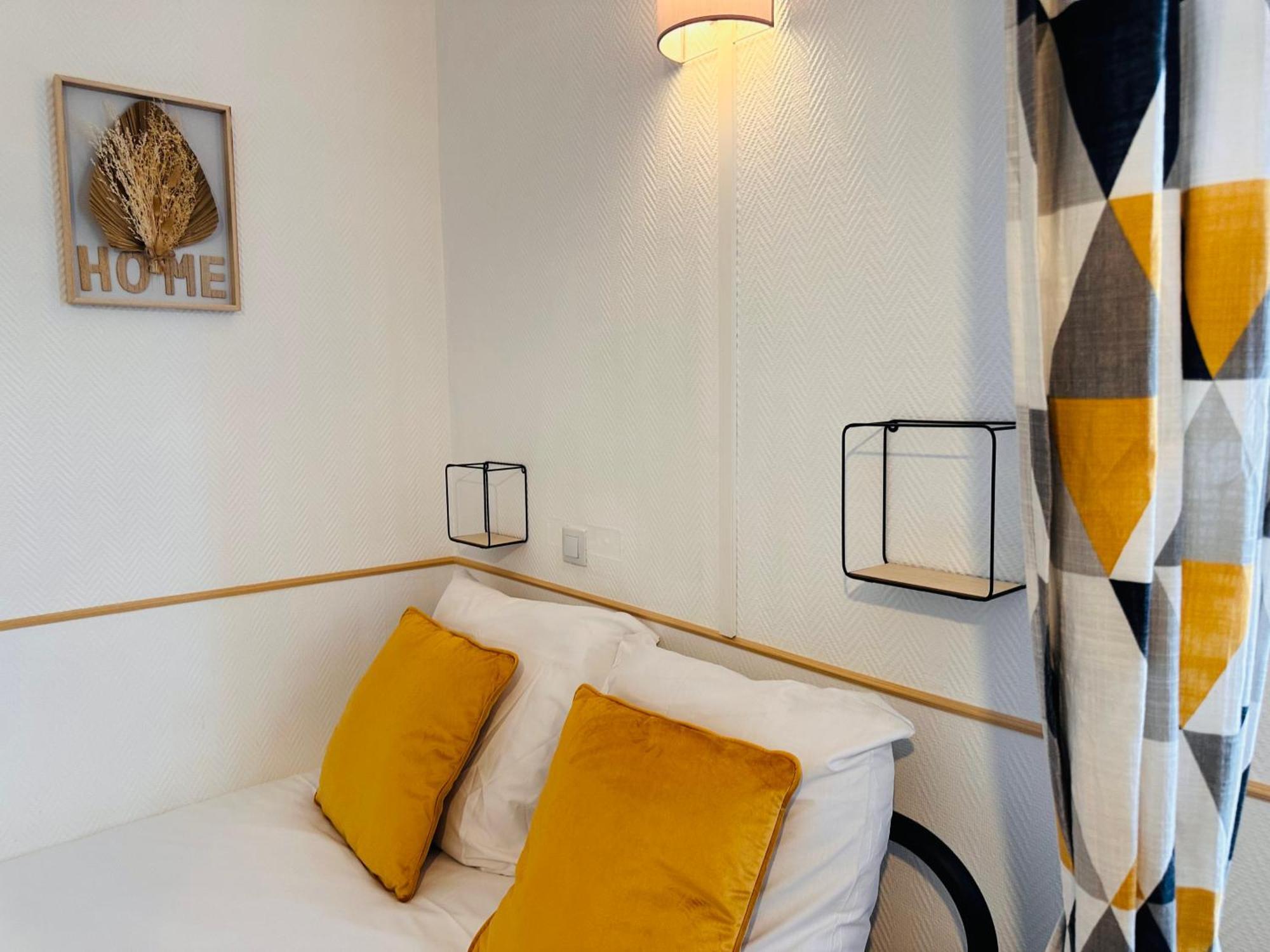 Orleans Centre Proche Gare - Appartement Fonctionnel Residence Calme Parking Prive Gratuit - Le Central Elegance Esterno foto