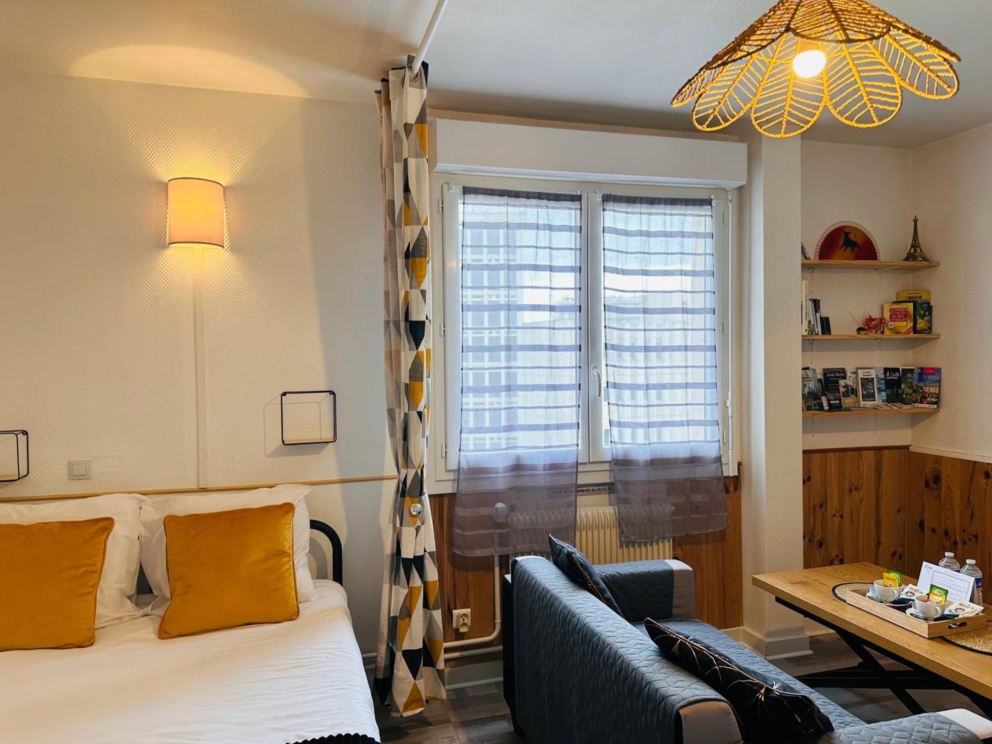 Orleans Centre Proche Gare - Appartement Fonctionnel Residence Calme Parking Prive Gratuit - Le Central Elegance Esterno foto